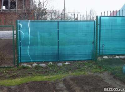 Изготовление забора из поликарбоната Изготовление забора из поликарбоната