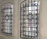 Кованая решетка на окно в "Готическом" стиле, Черного цвета (27)