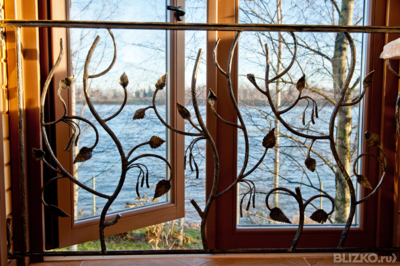 Кованая решетка на окно съемная в форме "веток дерева", Бронзовая (12)