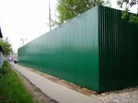 Забор из профнастила с цветным полимерным покрытием 1,5 м