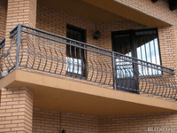 Балкон кованый дутый с классическим рисунком серого цвета (13)